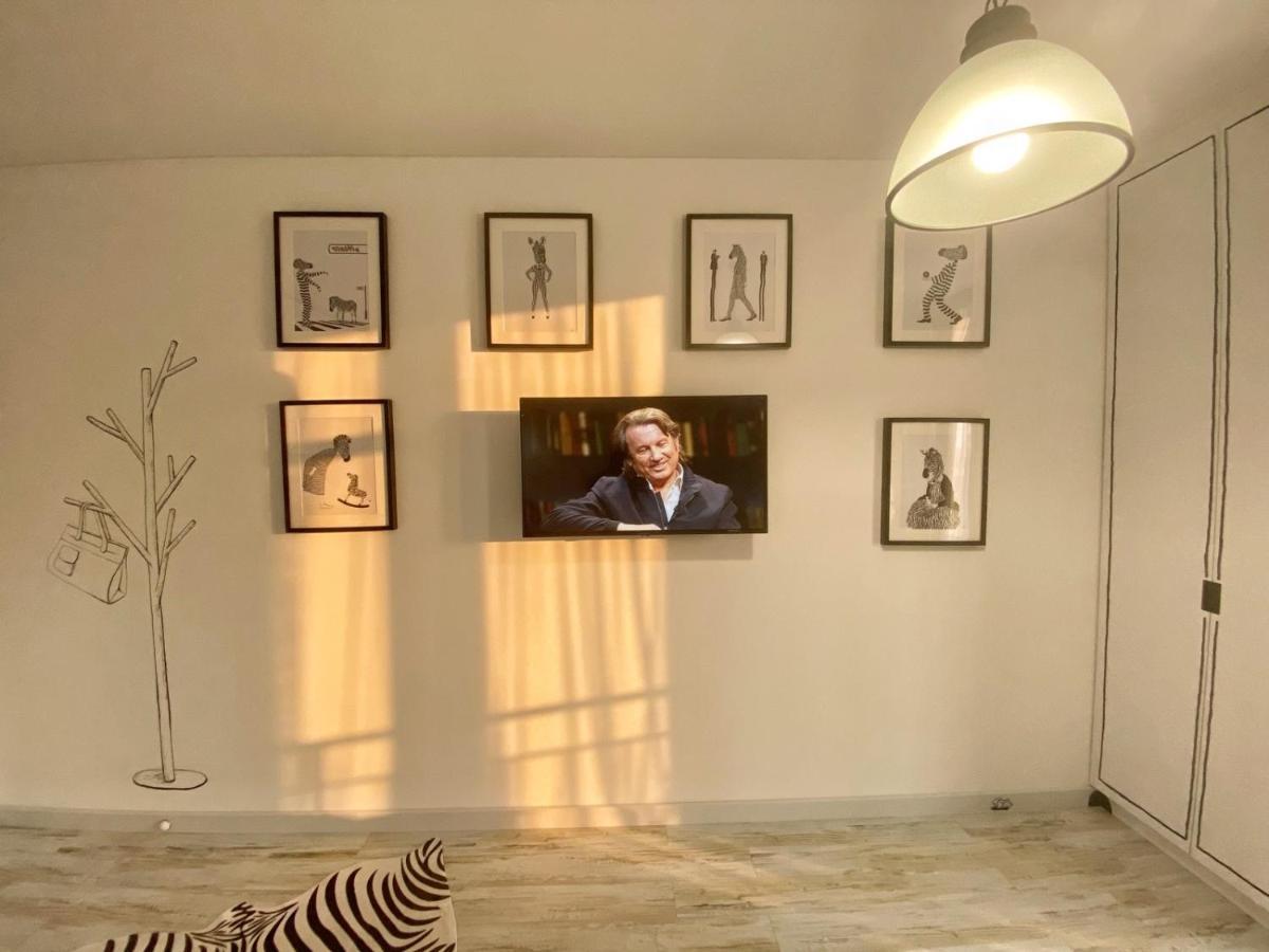 Kikasso Art Apart Odessa Fontanka Bagian luar foto
